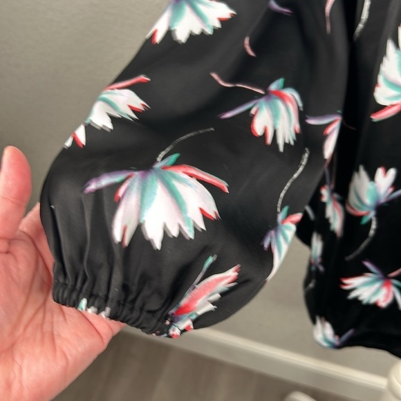 Jaclyn Smith Black Floral Boho V-Neck Long Sleeve Top Size XL - Picture 4 of 8